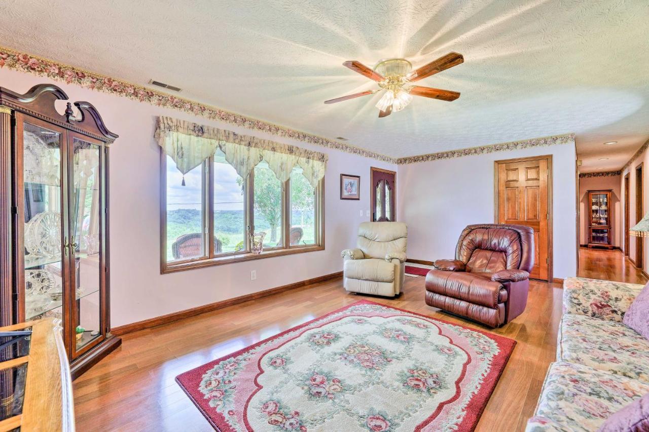 הוילה Charming Williamstown Retreat With Private Yard מראה חיצוני תמונה