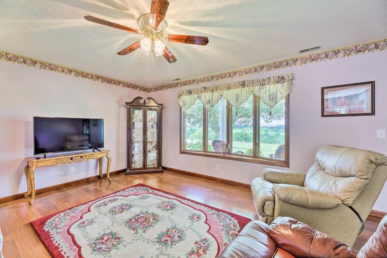 הוילה Charming Williamstown Retreat With Private Yard מראה חיצוני תמונה