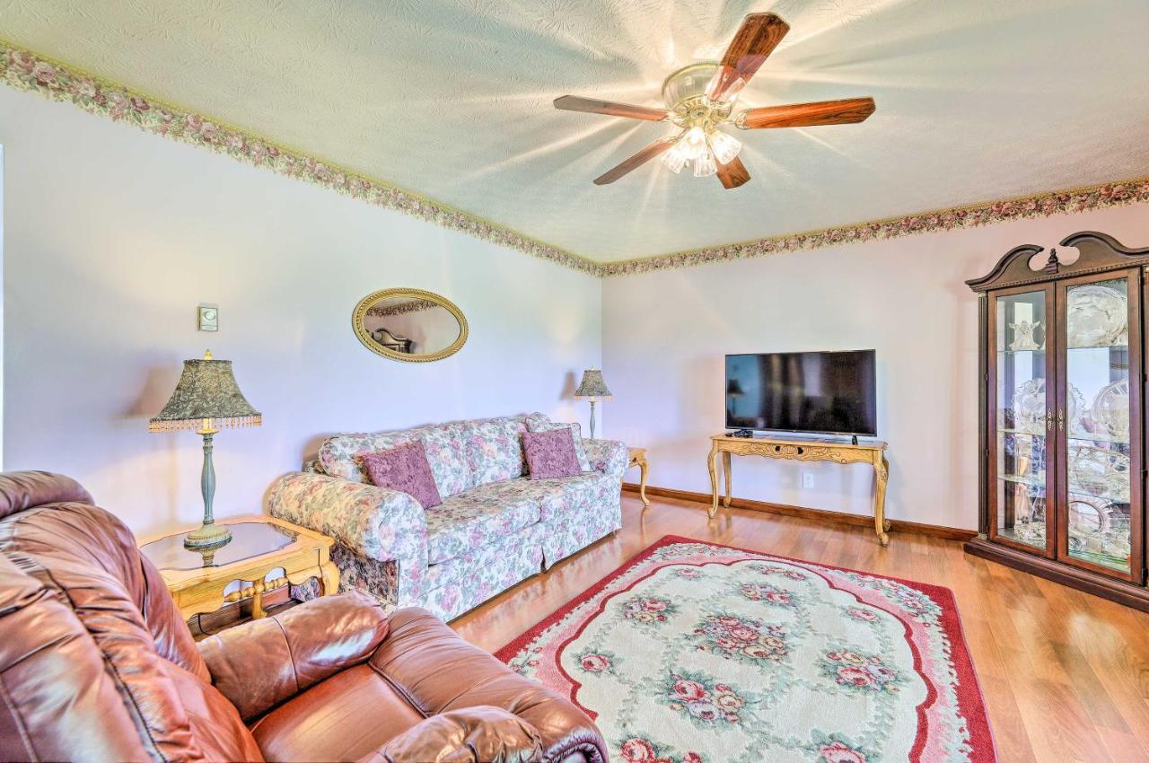 הוילה Charming Williamstown Retreat With Private Yard מראה חיצוני תמונה