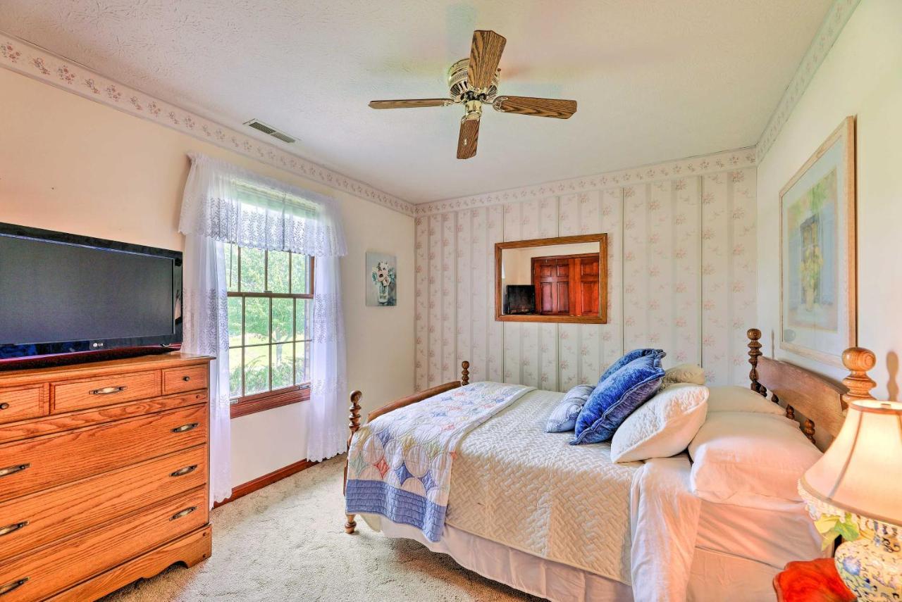 הוילה Charming Williamstown Retreat With Private Yard מראה חיצוני תמונה