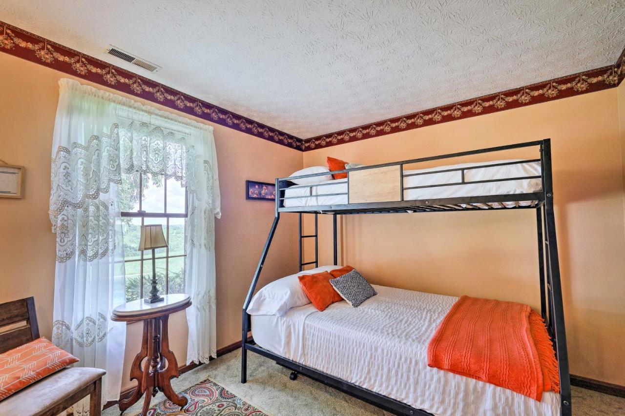 הוילה Charming Williamstown Retreat With Private Yard מראה חיצוני תמונה