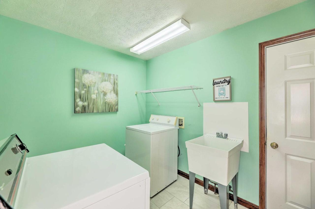 הוילה Charming Williamstown Retreat With Private Yard מראה חיצוני תמונה