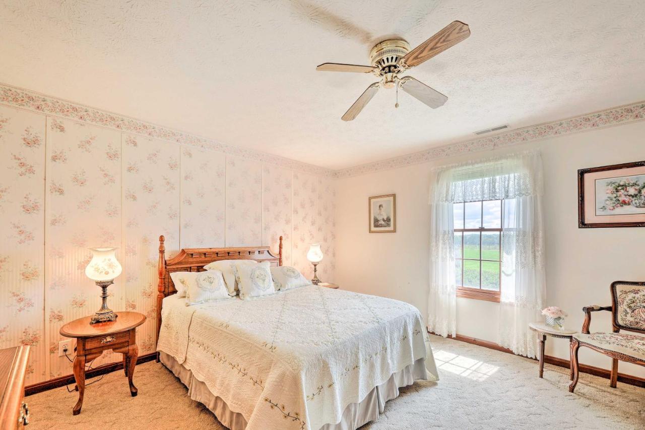 הוילה Charming Williamstown Retreat With Private Yard מראה חיצוני תמונה