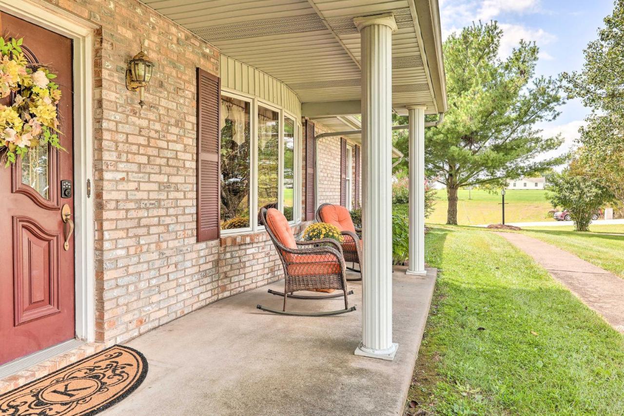 הוילה Charming Williamstown Retreat With Private Yard מראה חיצוני תמונה